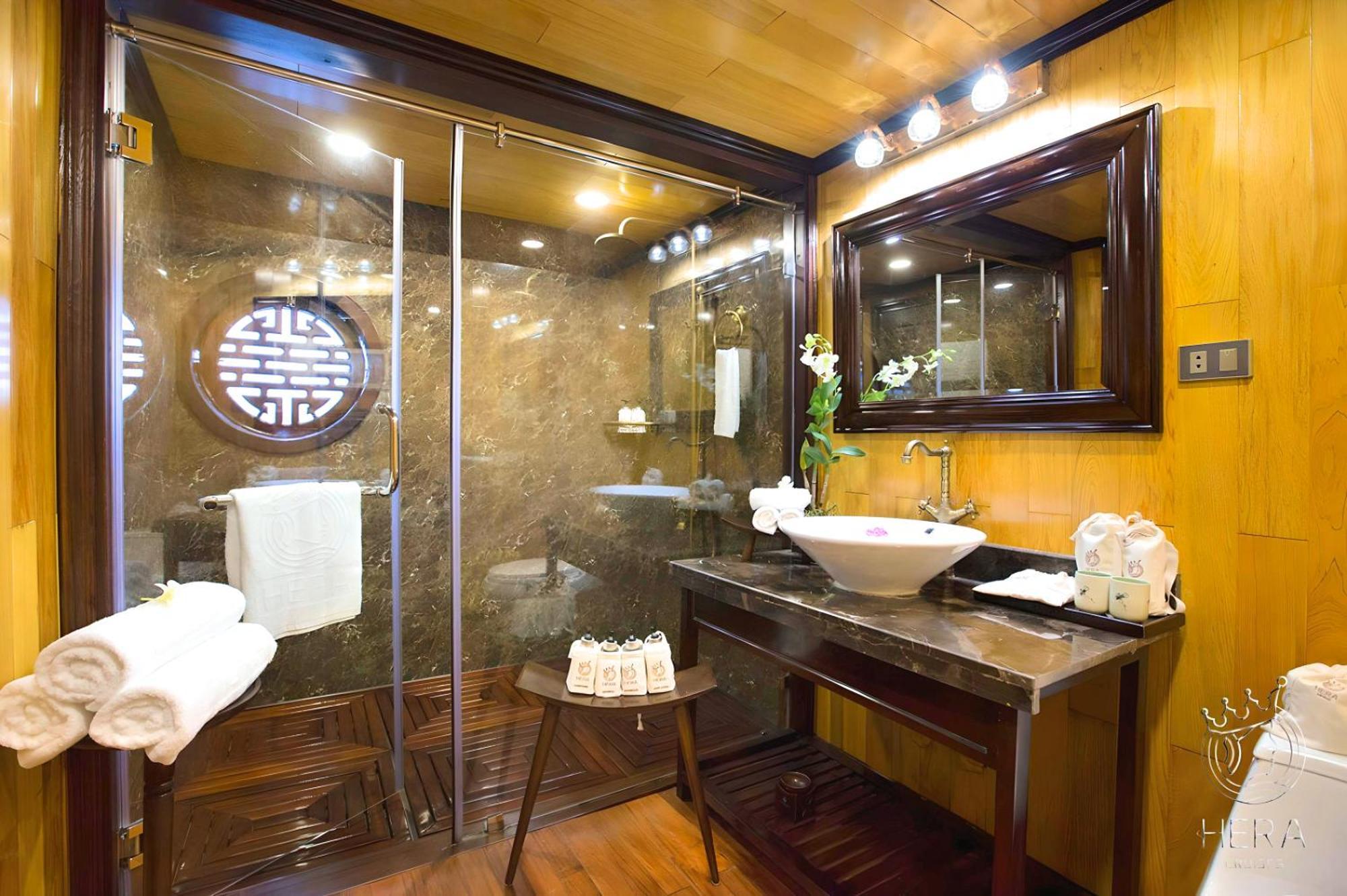 Hera Grand Luxury Cruise ها لونغ المظهر الخارجي الصورة